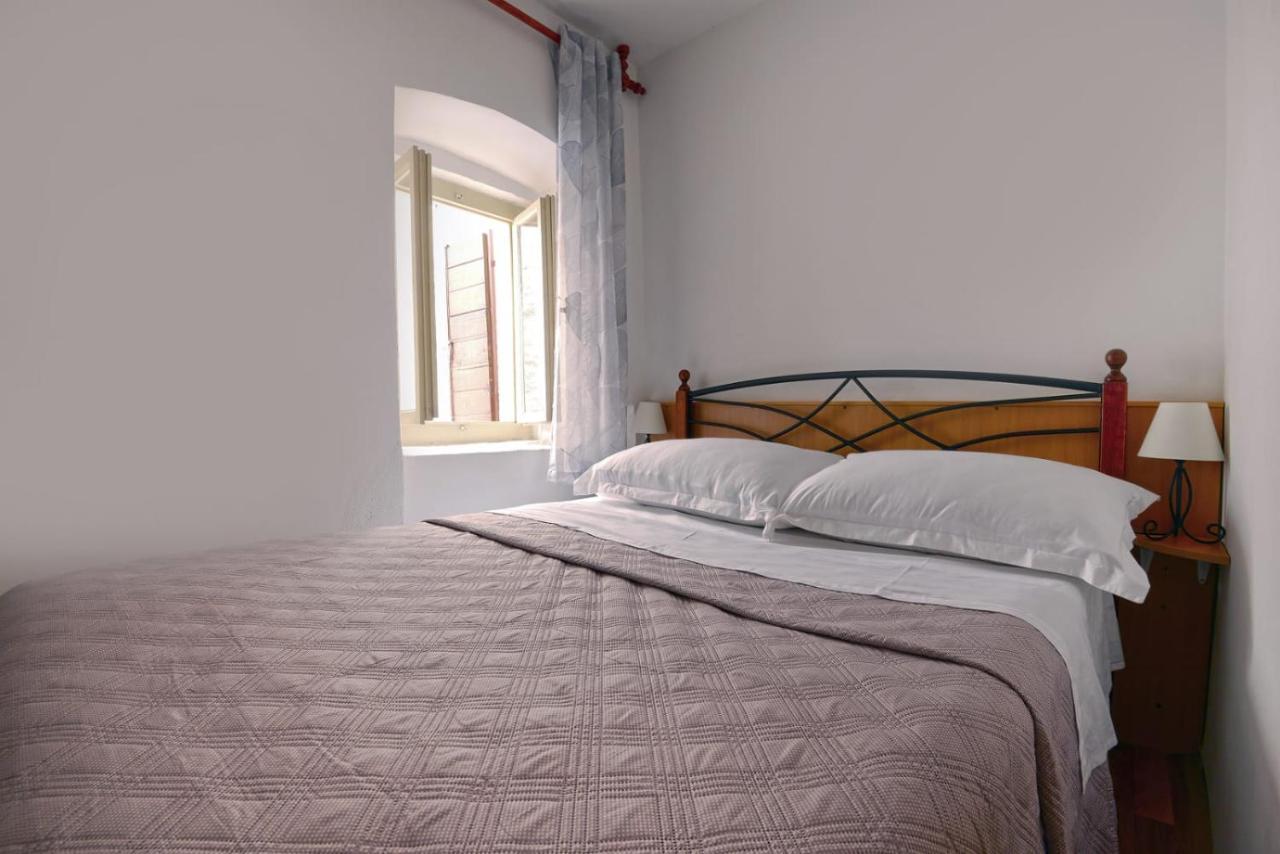 Appartement Sara à Trogir Extérieur photo